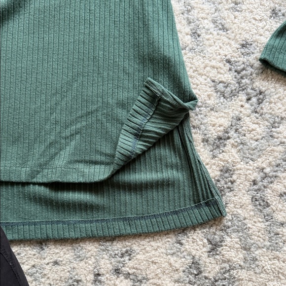 Green Ribbed Lounge Set - Picture 2 of 4